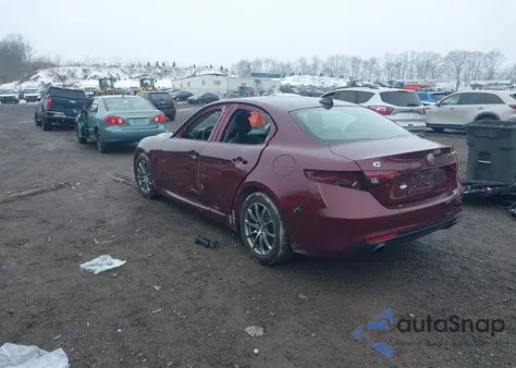 2018 Alfa Romeo Giulia Awd z USA, uszkodzony, nr VIN ZARFAEDN6J7594523